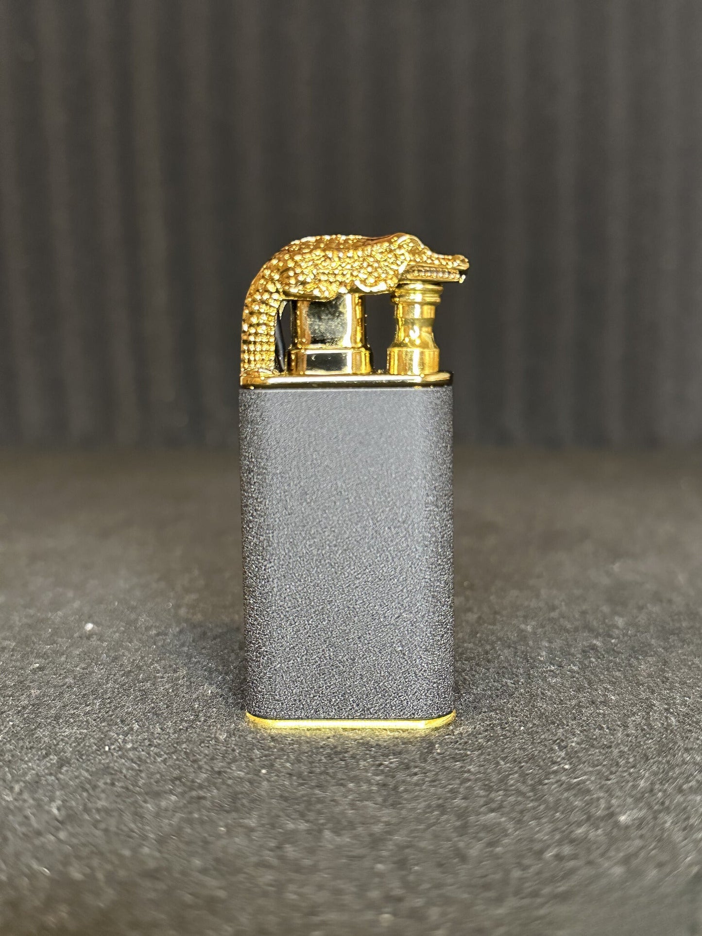 Znovu použiteľný zapalovač, pripravený na použitie okamžite